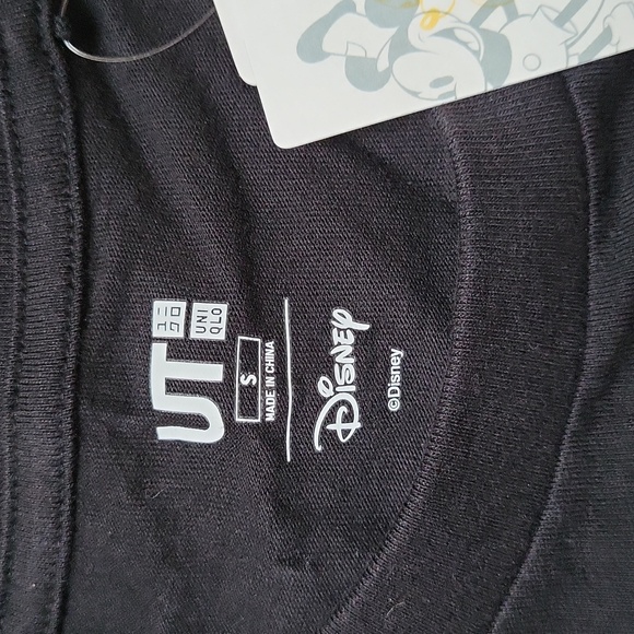 Minnie Mouse Graphic Tshirt from Uniqlo Size Small! NWT! - Picture 3 of 7